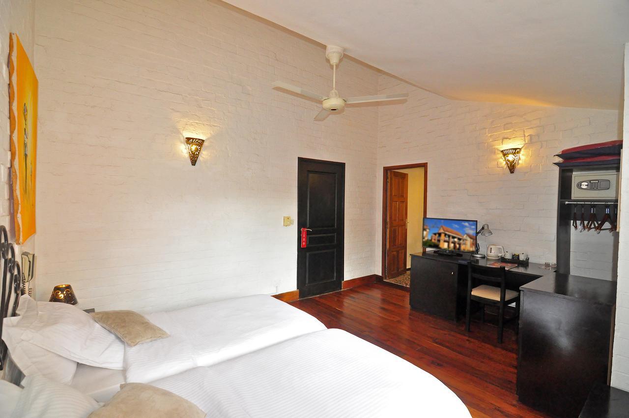 Rova Hotel Antananarivo Bagian luar foto