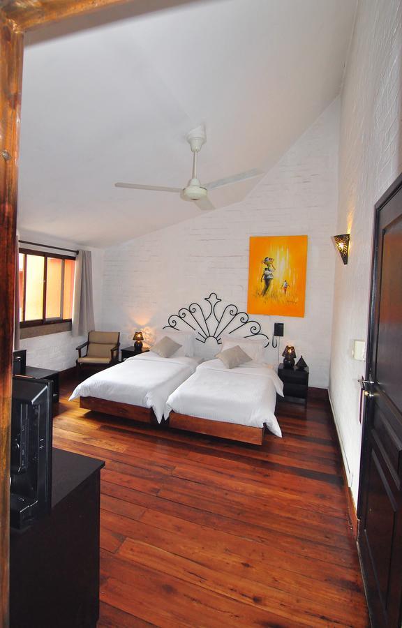 Rova Hotel Antananarivo Bagian luar foto