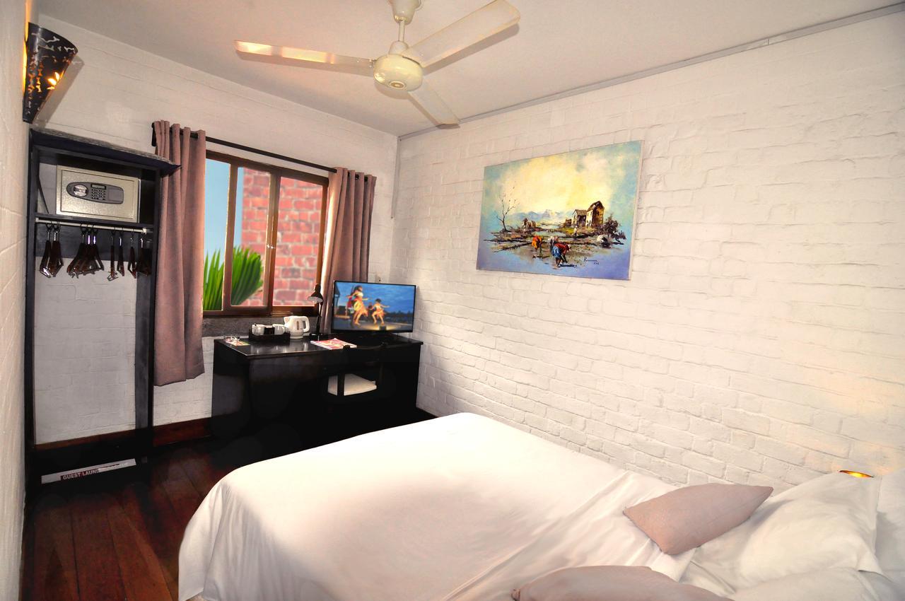 Rova Hotel Antananarivo Bagian luar foto