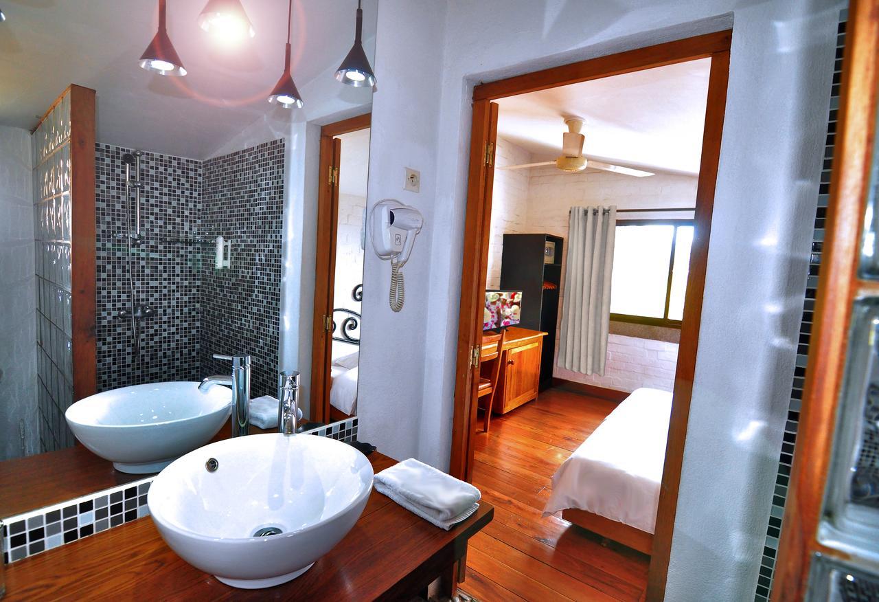 Rova Hotel Antananarivo Bagian luar foto